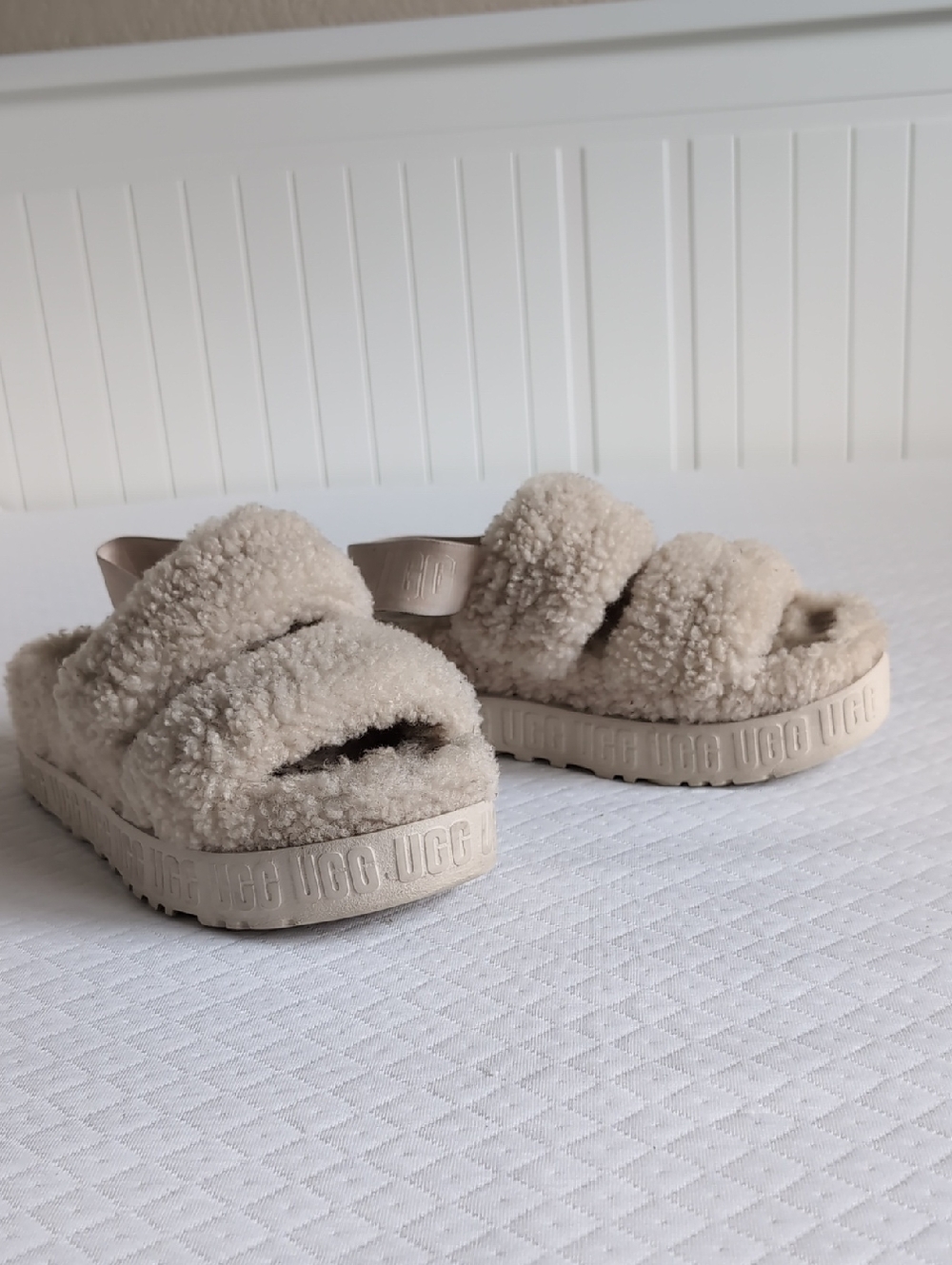 UGG Plush Ladies Oh Fluffita Slipper double strap sandals sherpa size 6 festival